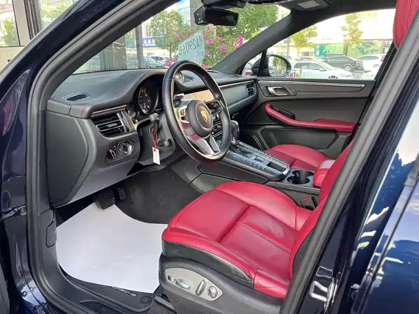 Porsche Macan 2021
