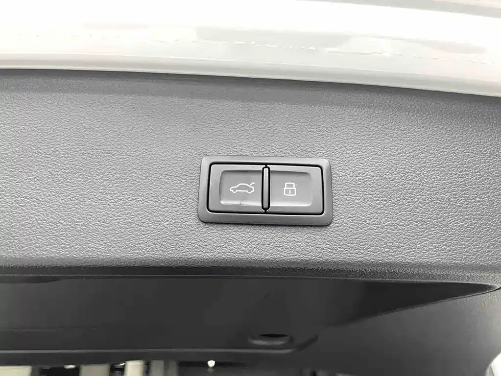Audi Q2L 2023 — фото 16