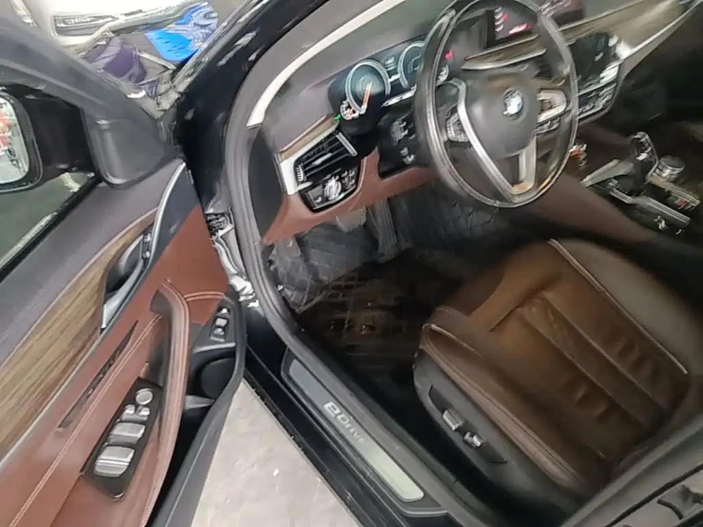 BMW 5 Series New Energy 2019 — фото 16