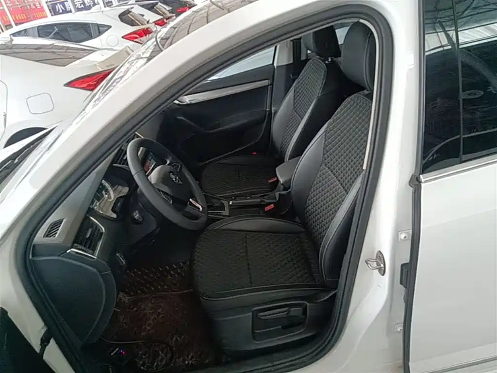Skoda Octavia 2020 — фото 15