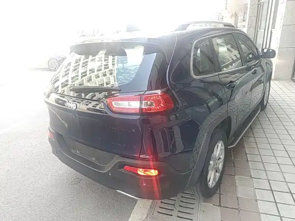 Jeep Cherokee 2018