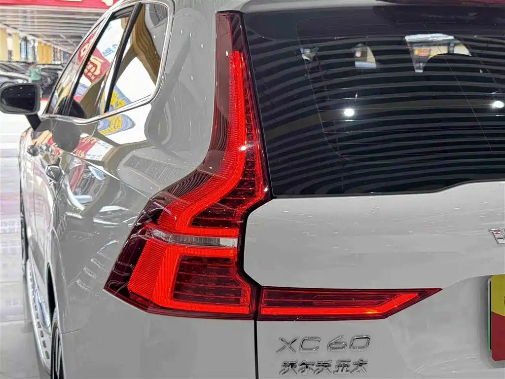 Volvo XC60 PHEV 2023 — фото 8