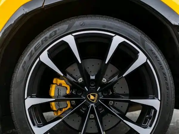 Lamborghini Urus 2024