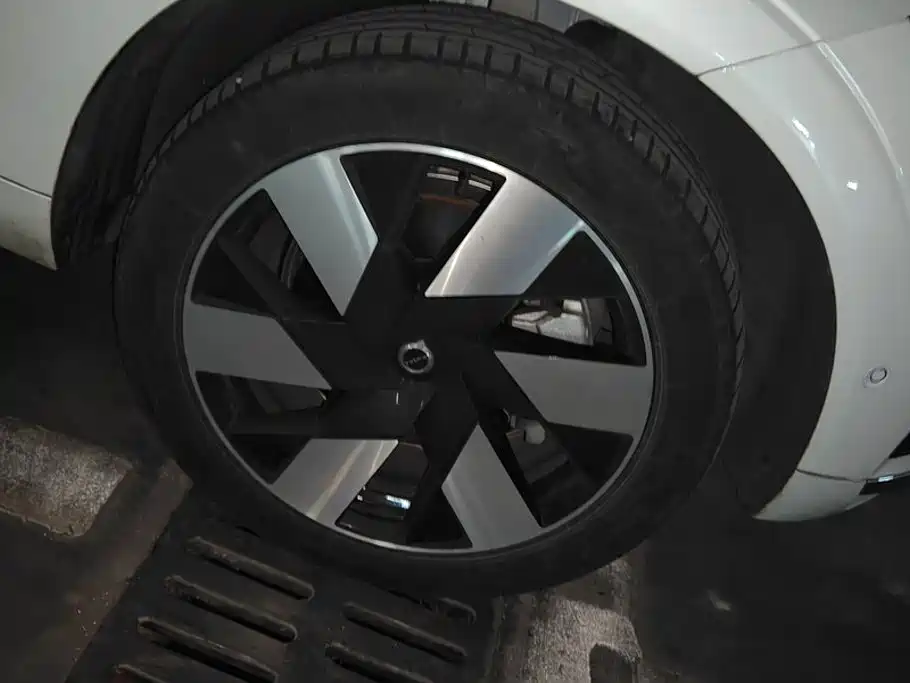 Volvo XC60 PHEV 2025