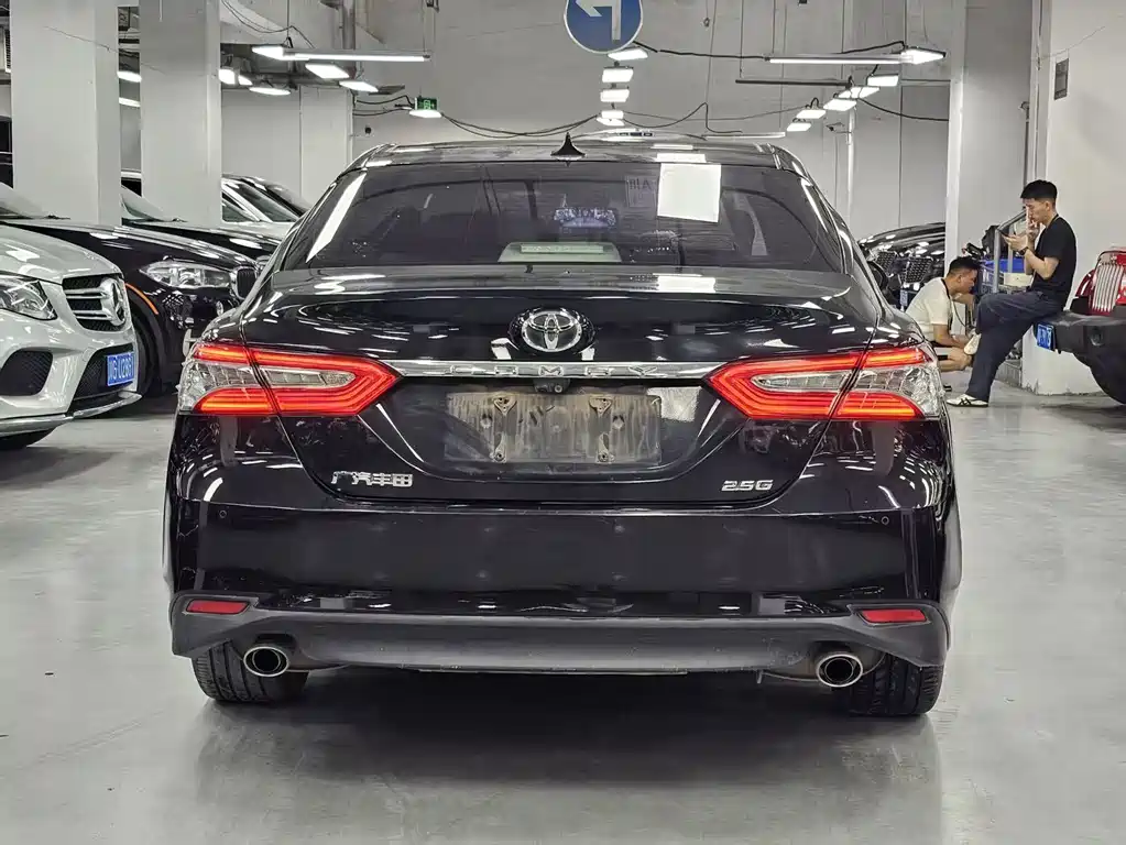 Toyota Camry 2019 — фото 5