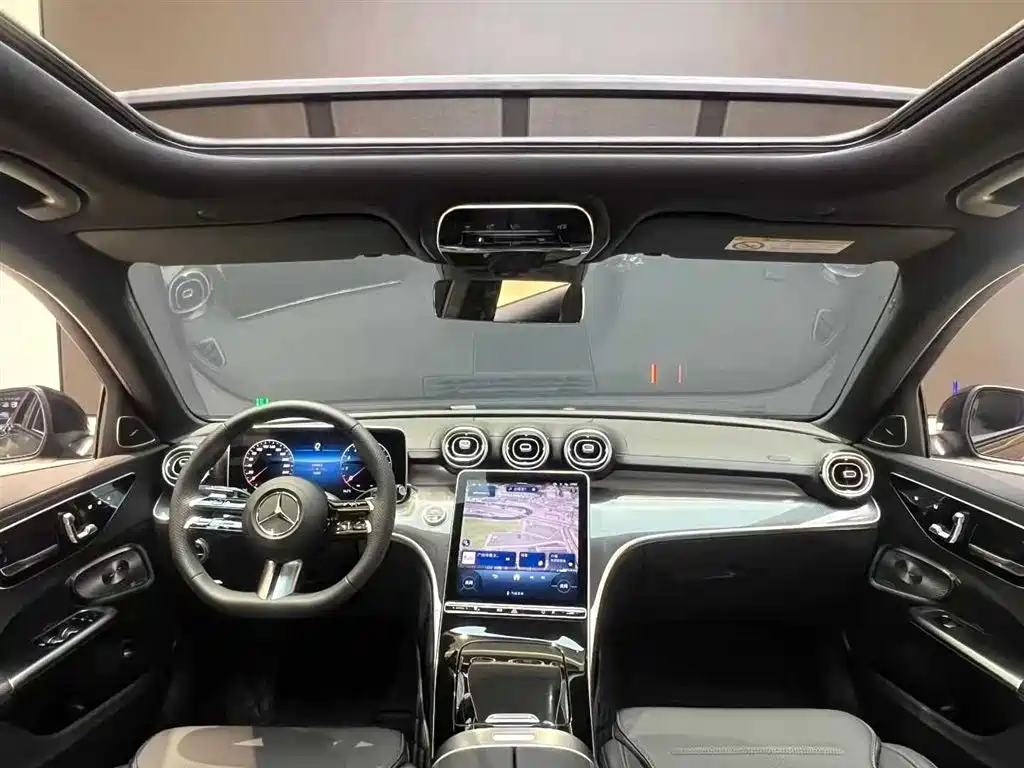 Mercedes-Benz C-Class 2025 — фото 4