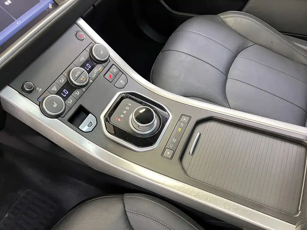 Land Rover Evoque 2016 — фото 24