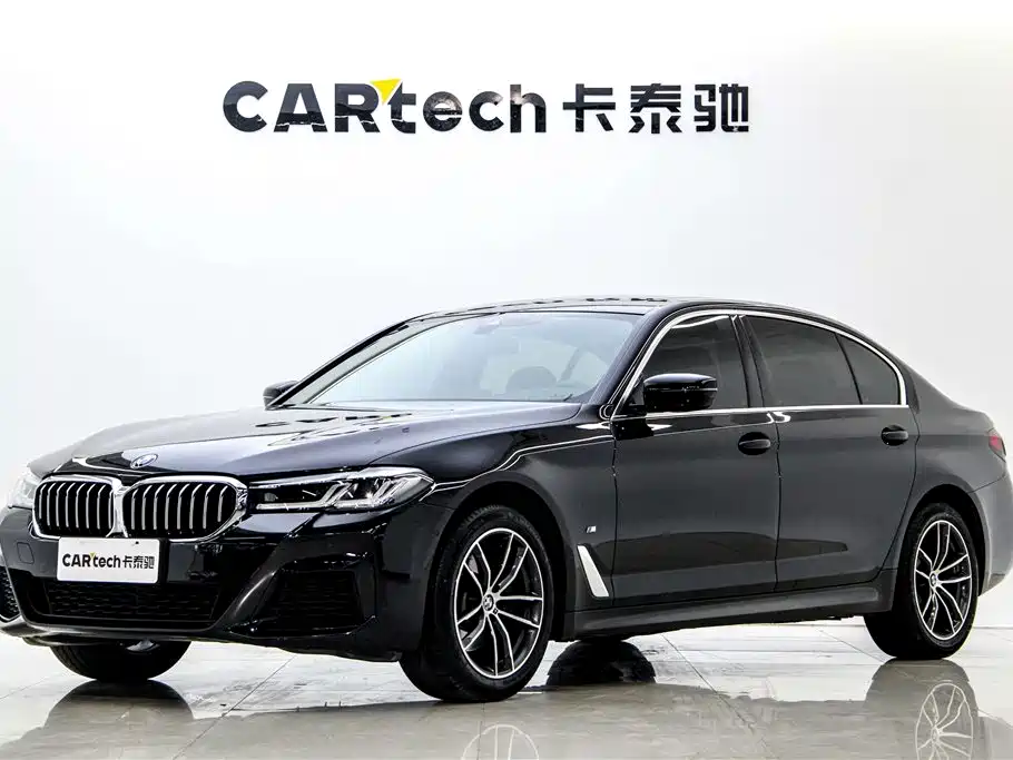 BMW 5 Series 2023 — фото 1