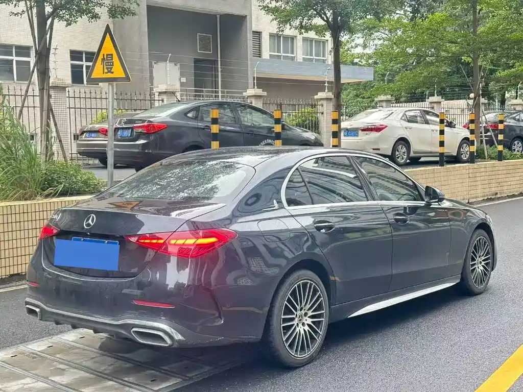 Mercedes-Benz C-Class 2022