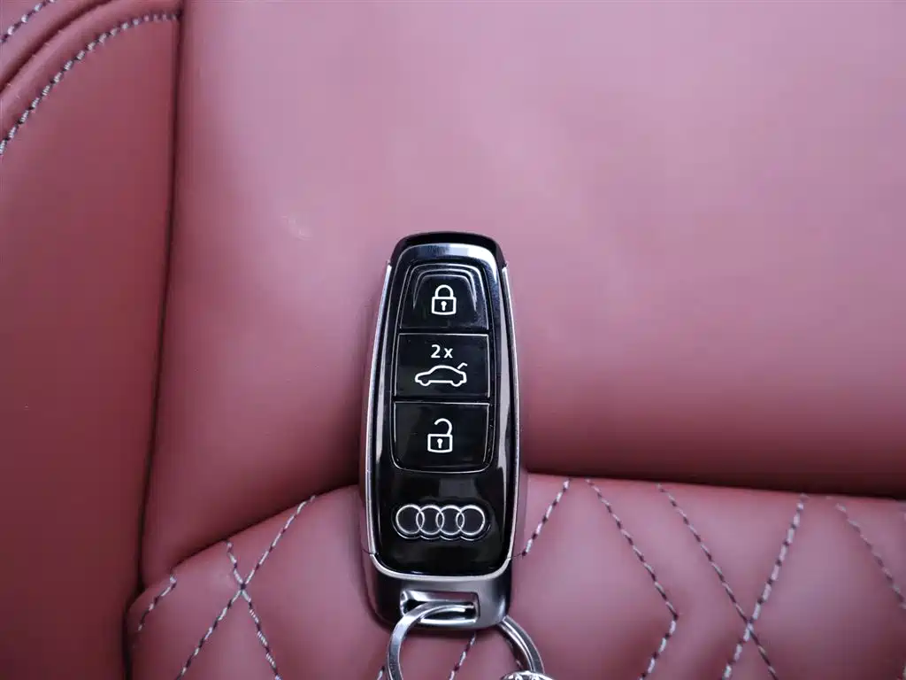 Audi A7L 2023 — фото 24