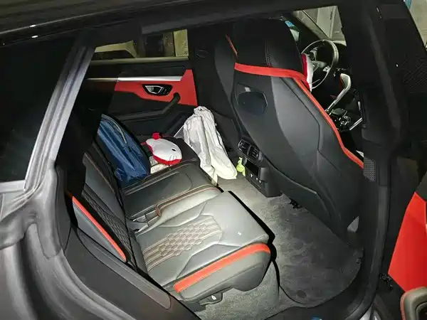 Lamborghini Urus 2024
