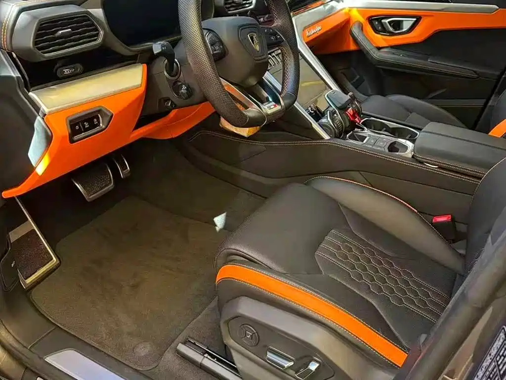 Lamborghini Urus 2024