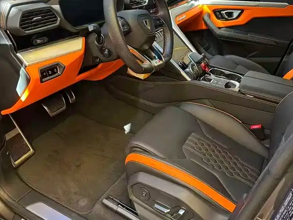 Lamborghini Urus 2024