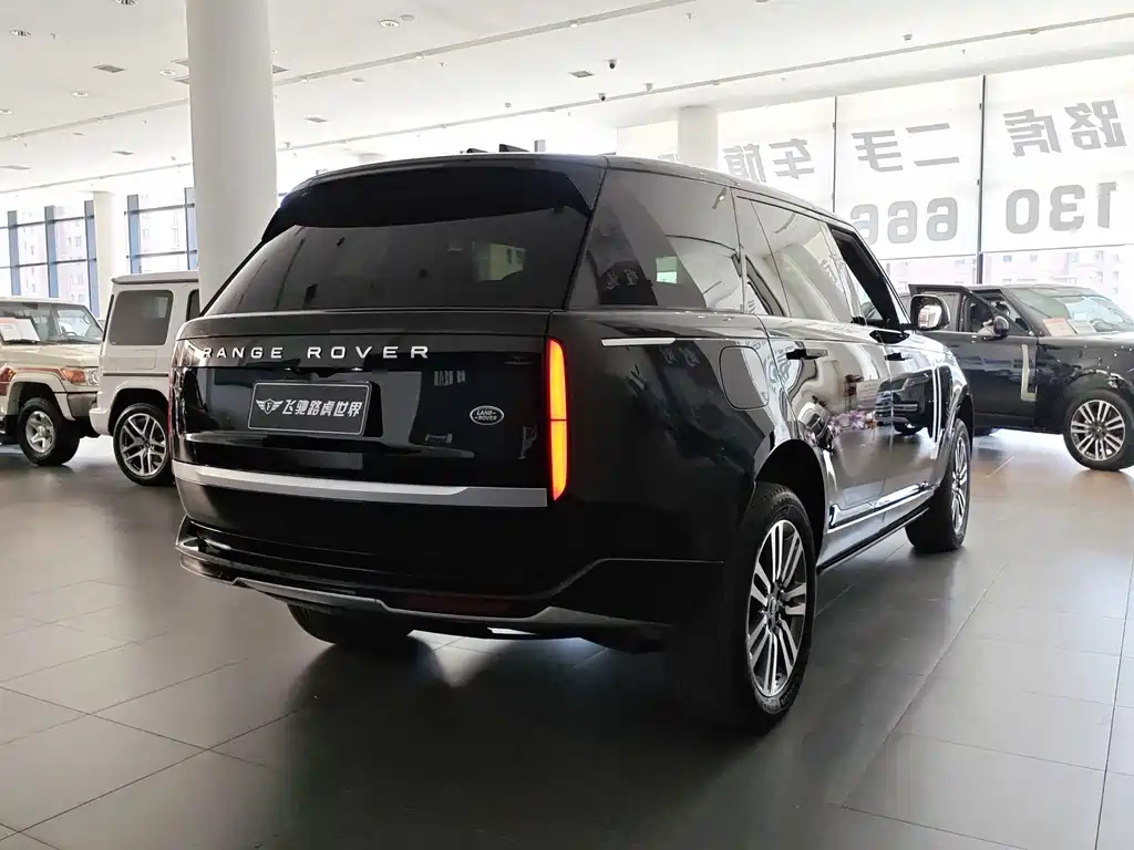Land Rover Range Rover 2022 — фото 24