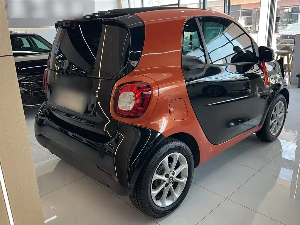 smart Fortwo 2017 — фото 10