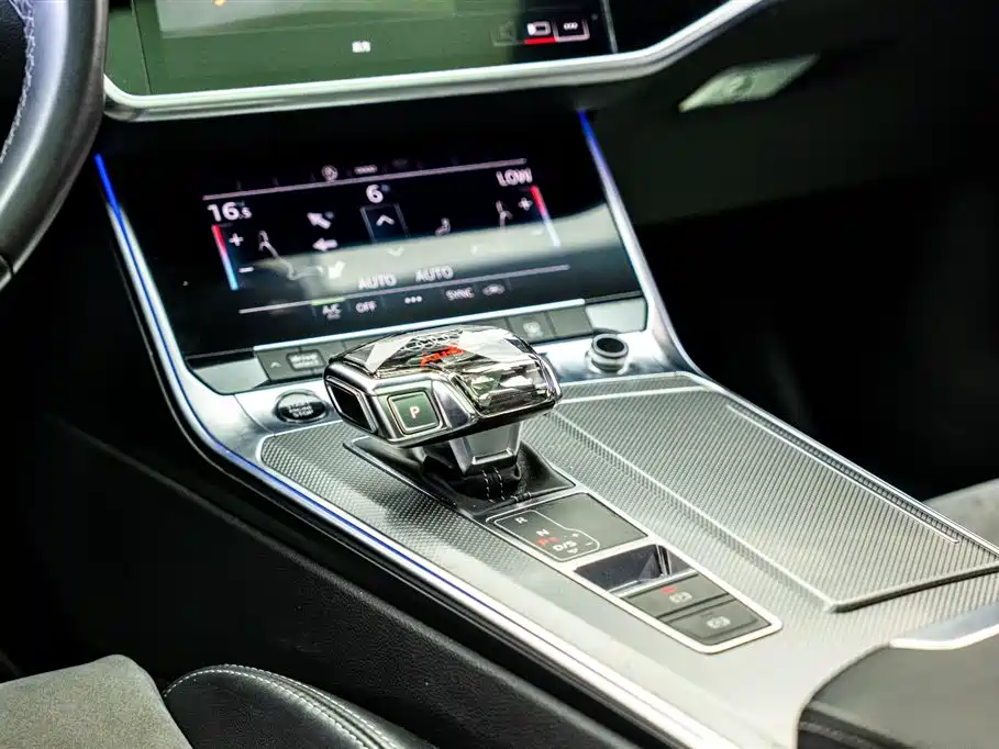 Audi A6L 2021 — фото 16