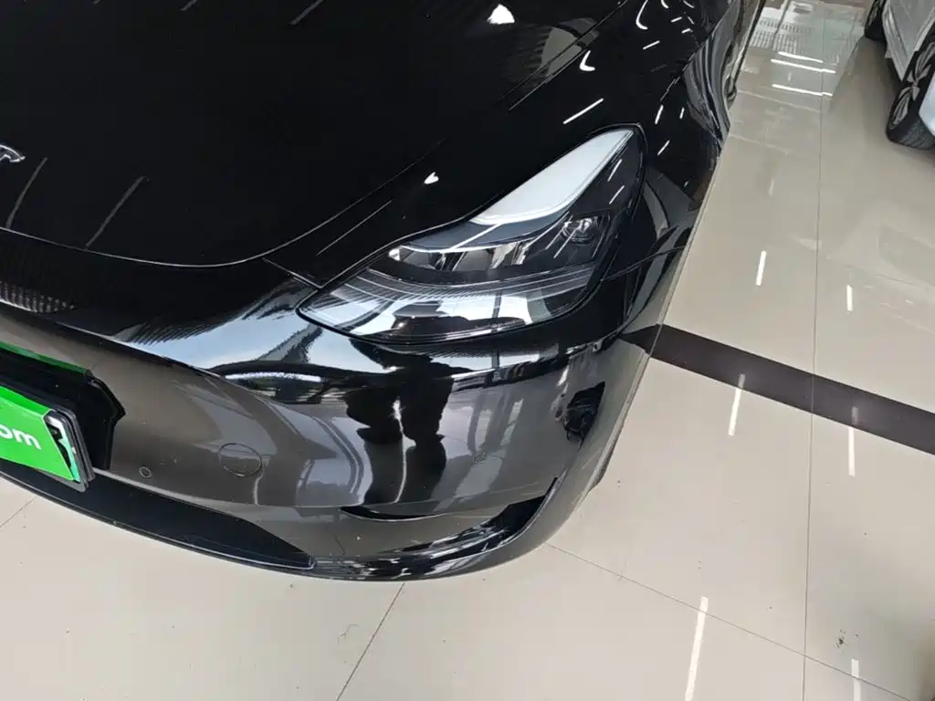 Tesla Model Y 2023 — фото 24