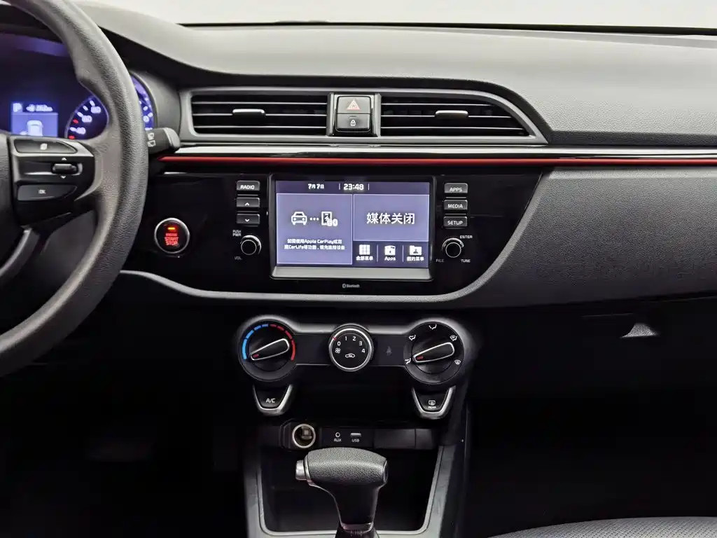 Kia KX Cross 2018 — фото 12