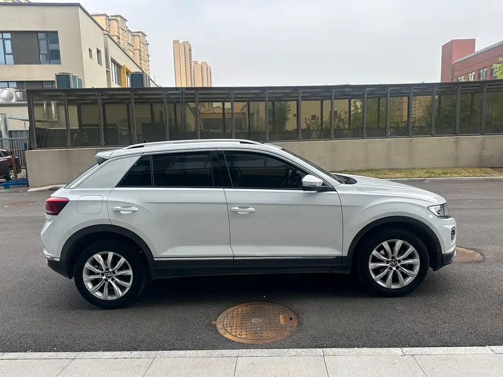 Volkswagen T-Roc 2022 — фото 4
