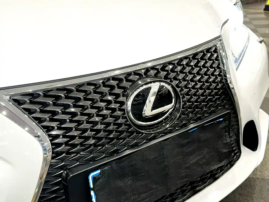 Lexus IS 2014 — фото 14