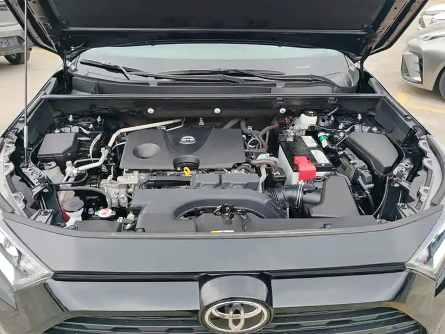 Toyota RAV4 2023 — фото 10