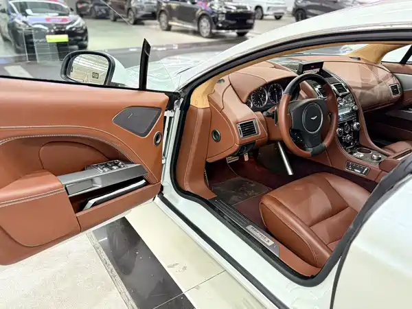 Aston Martin Rapide 2013