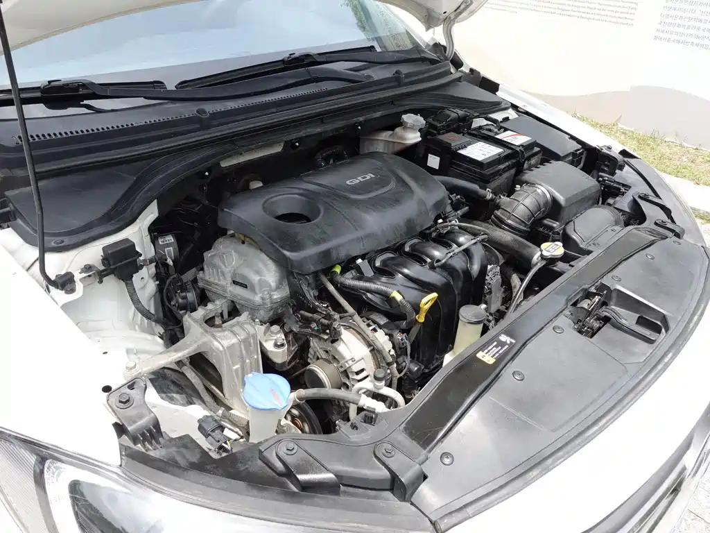 Hyundai Elantra 2017 — фото 14