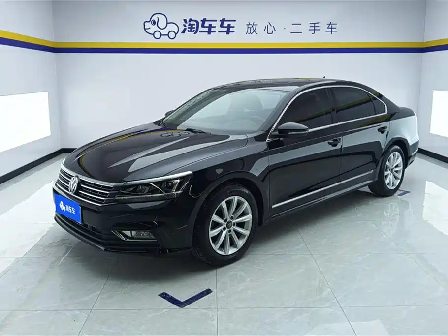Volkswagen Passat 2018 — фото 1