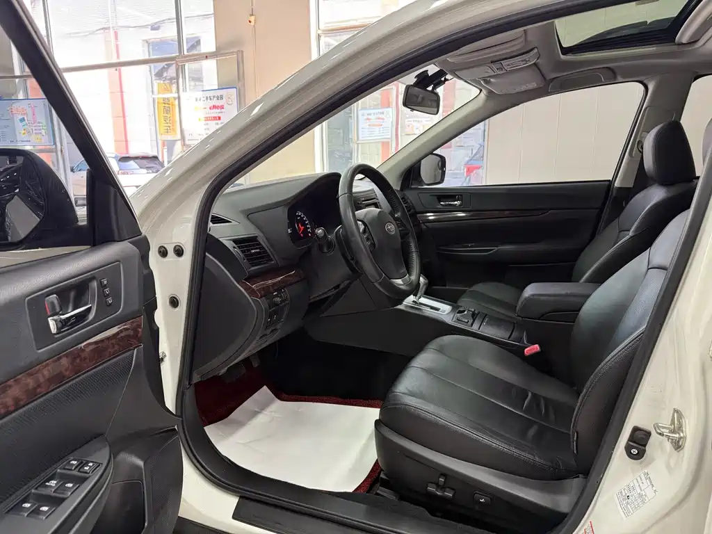 Subaru Outback 2014 — фото 11