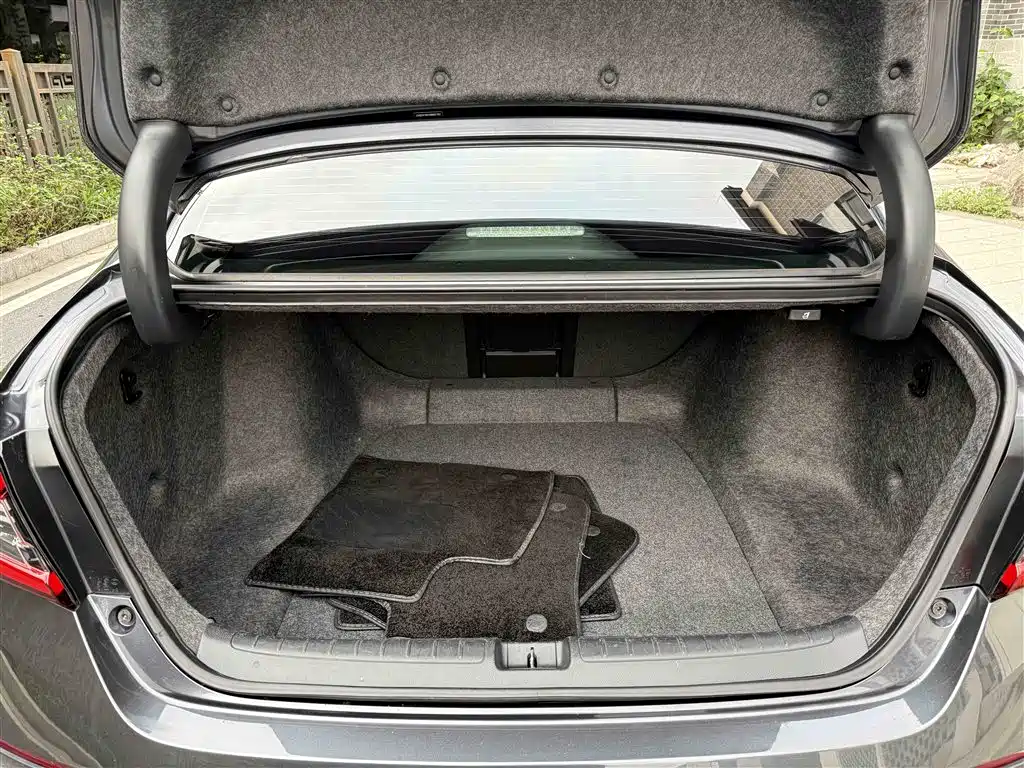 Honda Accord 2022 — фото 16