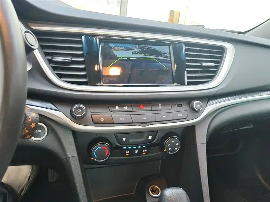 Buick Excelle 2022 — фото 13