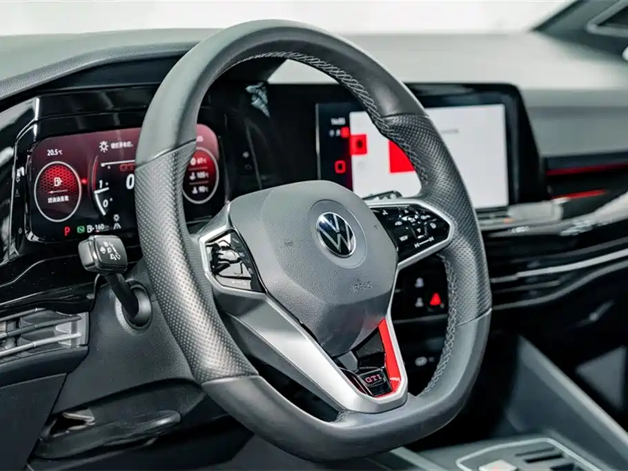 Volkswagen Golf GTI 2025 — фото 10