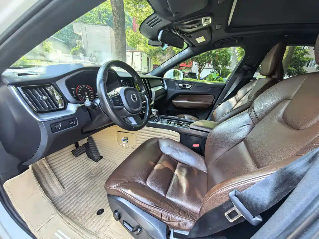 Volvo XC60 2021