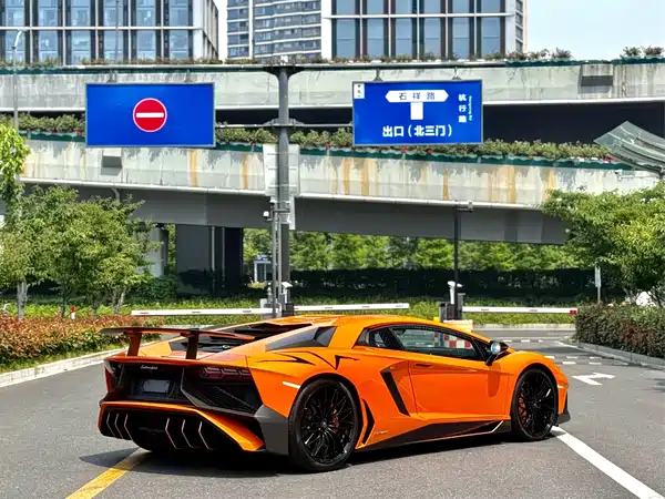 Lamborghini Aventador 2016