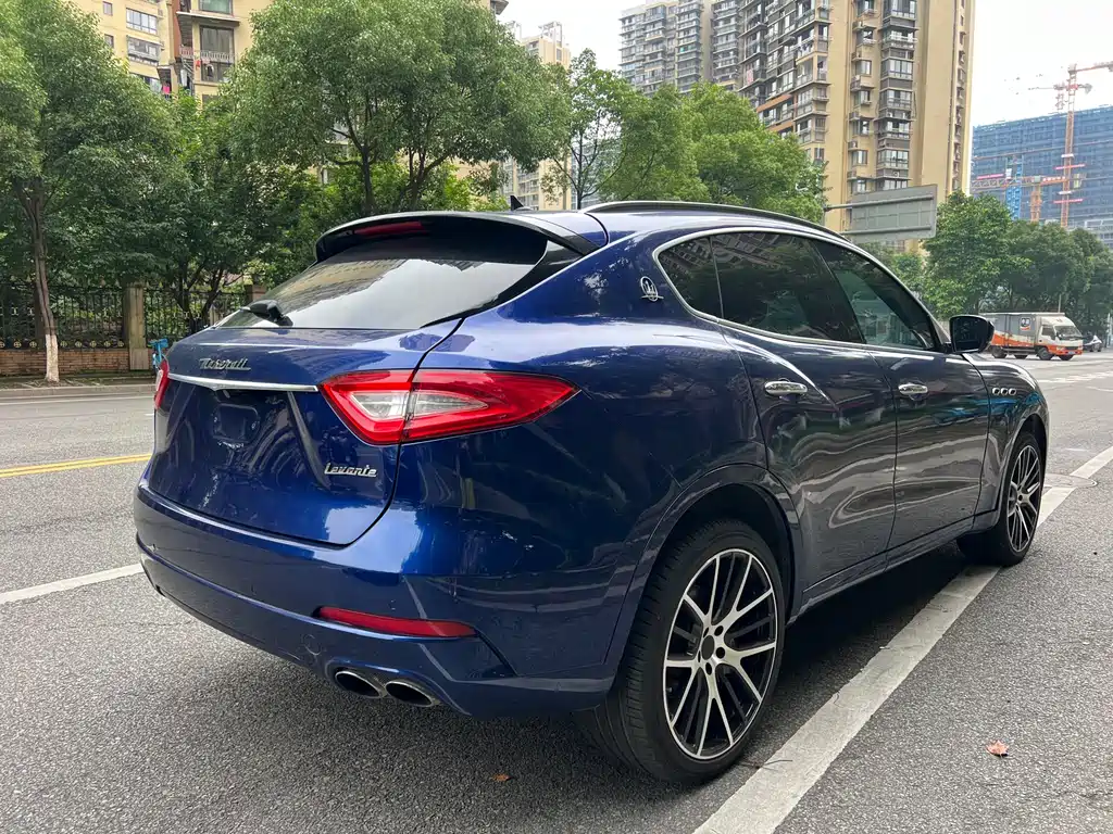 Maserati Levante 2016 — фото 12