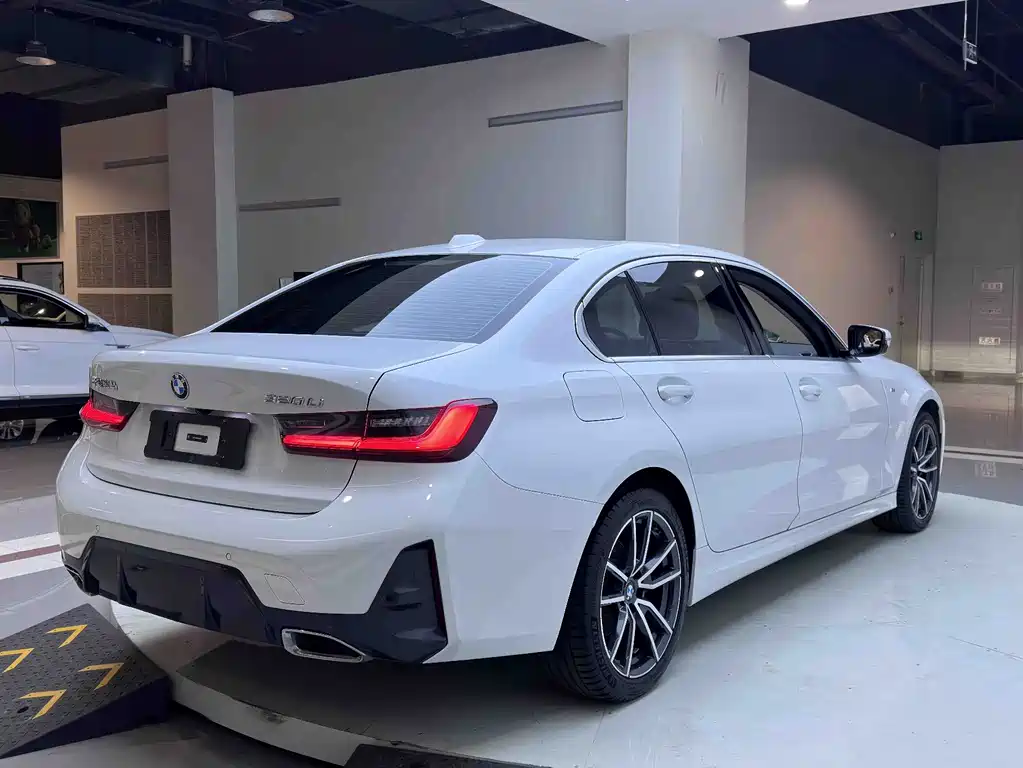 BMW 3 Series 2023