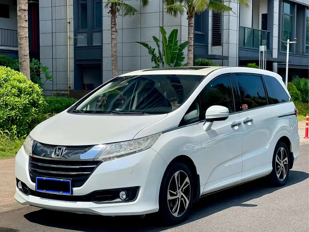 Honda Odyssey 2016 — фото 1