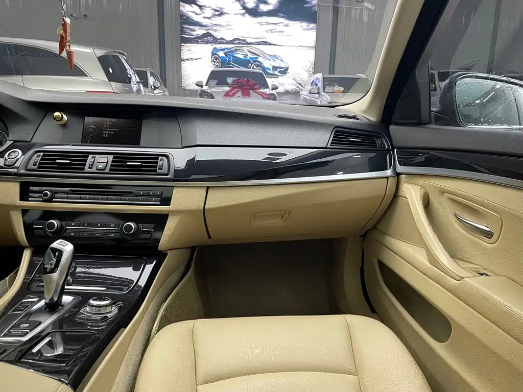BMW 5 Series 2013 — фото 15