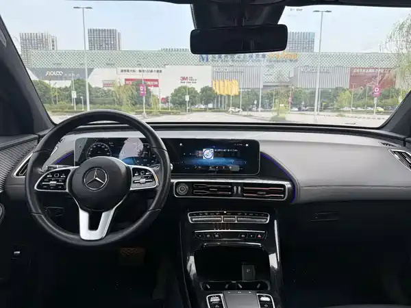 Mercedes-Benz EQC 2021