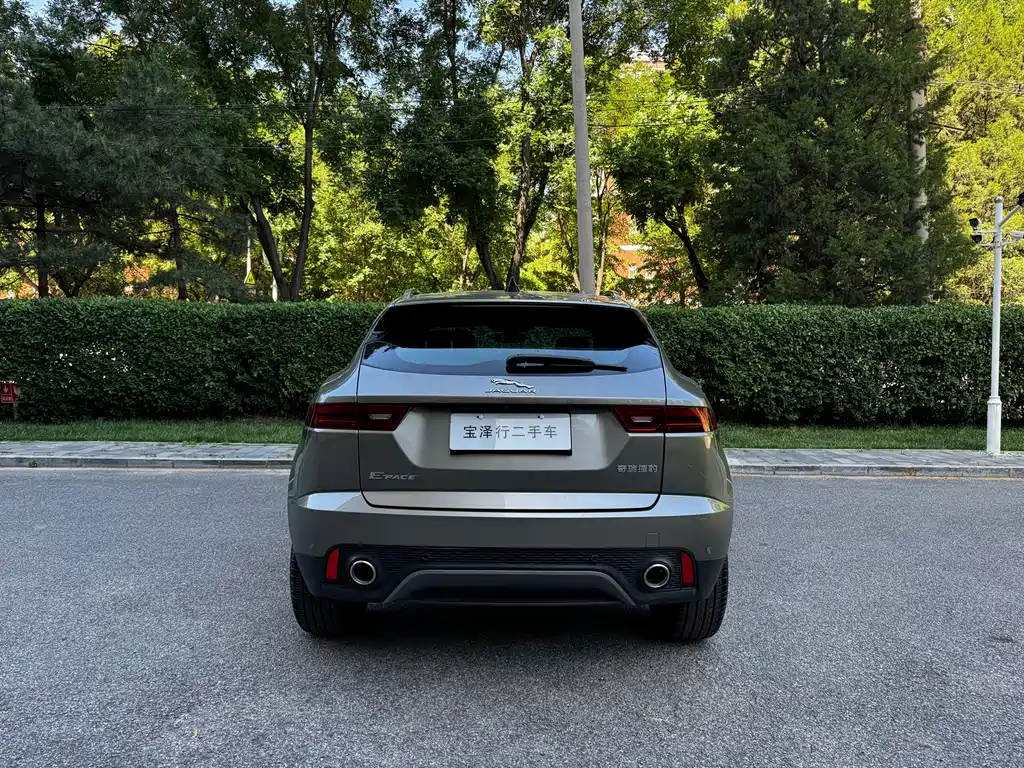 Jaguar E-PACE 2025 — фото 4