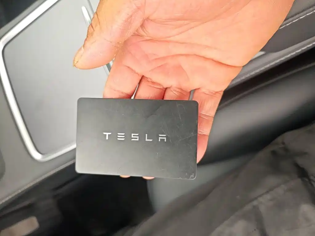 Tesla Model Y 2023 — фото 9