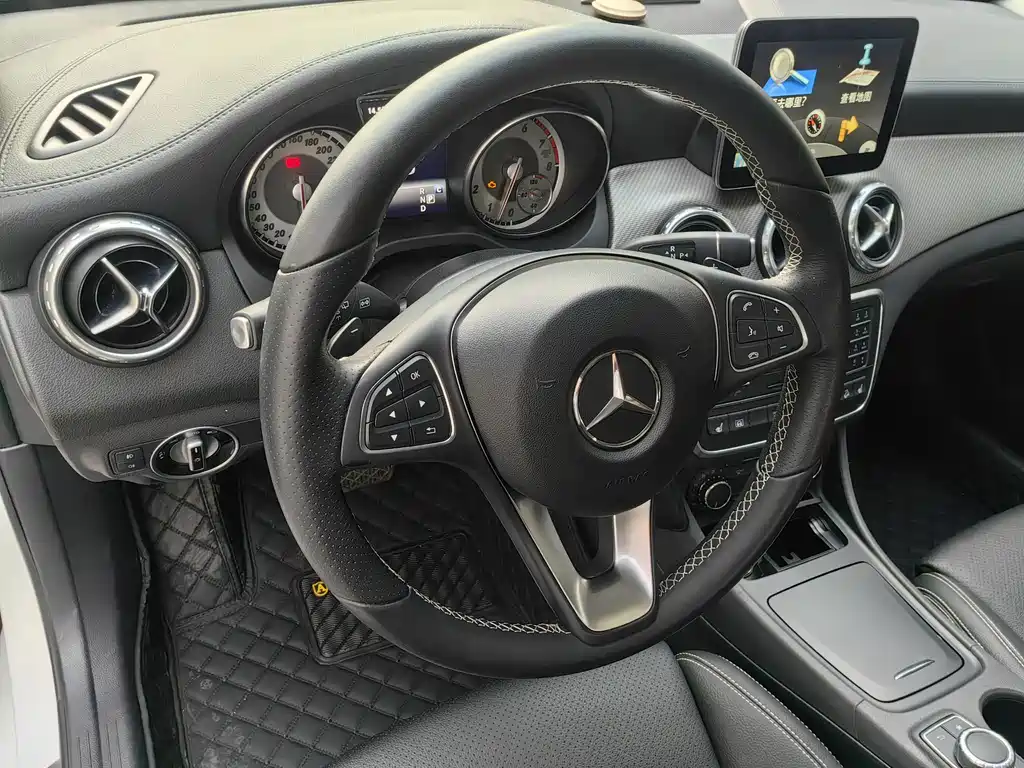 Mercedes-Benz GLA 2017 — фото 23