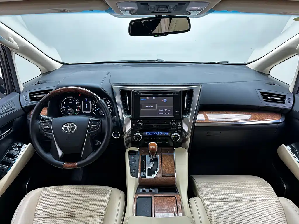 Toyota Alphard 2015 — фото 18