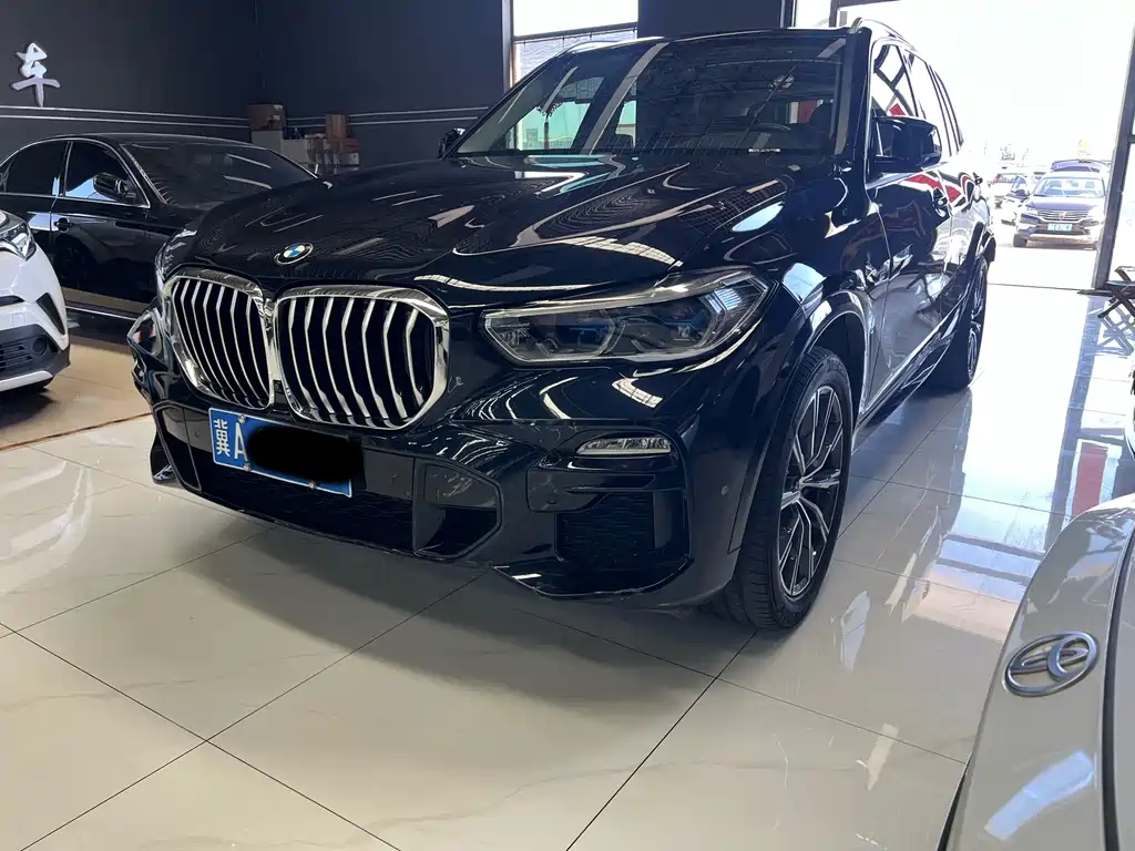 BMW X5 2021 — фото 1