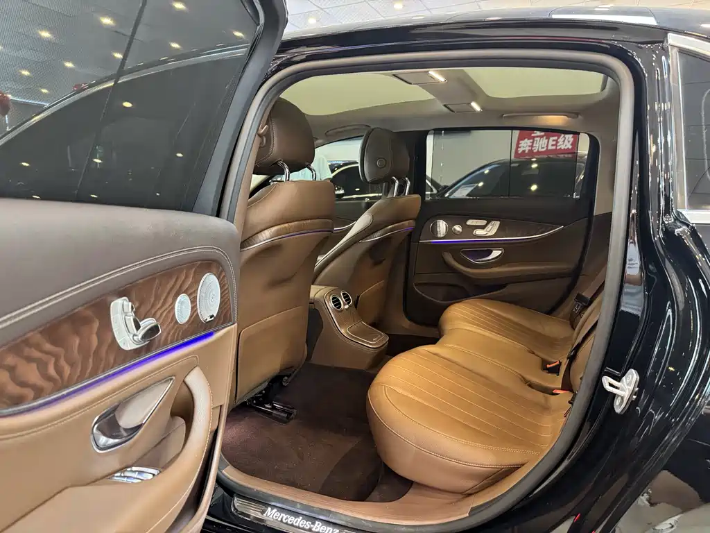 Mercedes-Benz E-Class 2020 — фото 9
