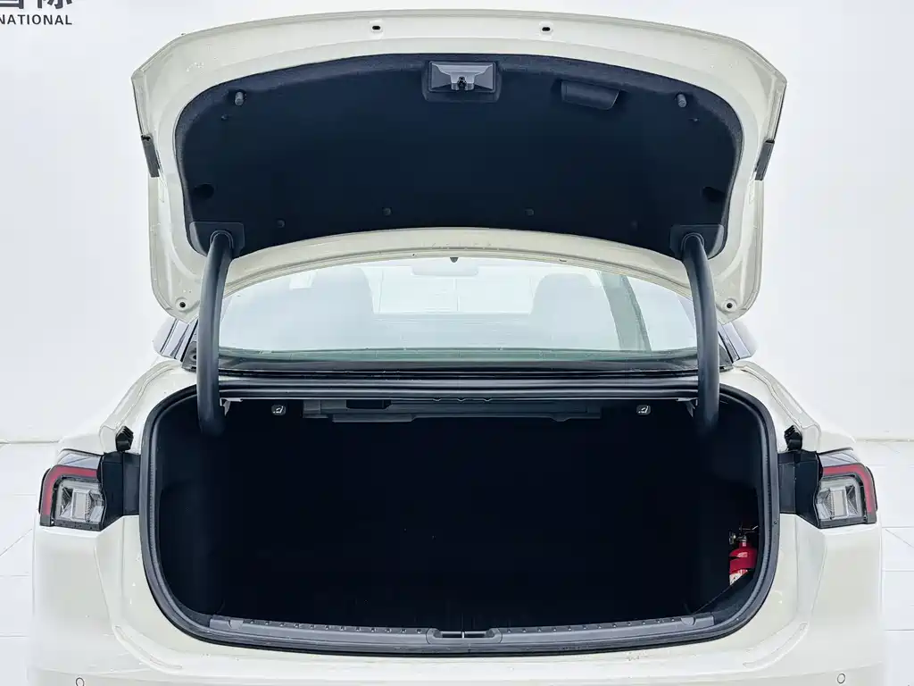 Ford Mondeo 2023 — фото 18