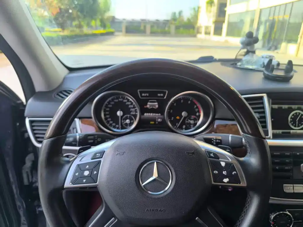 Mercedes-Benz M-Class 2014