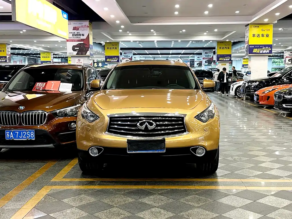Infiniti QX70 2014 — фото 2