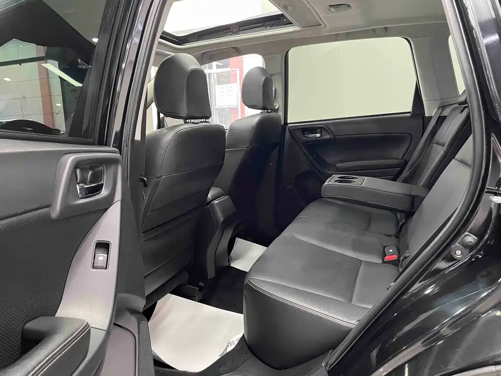 Subaru Forester 2014 — фото 16