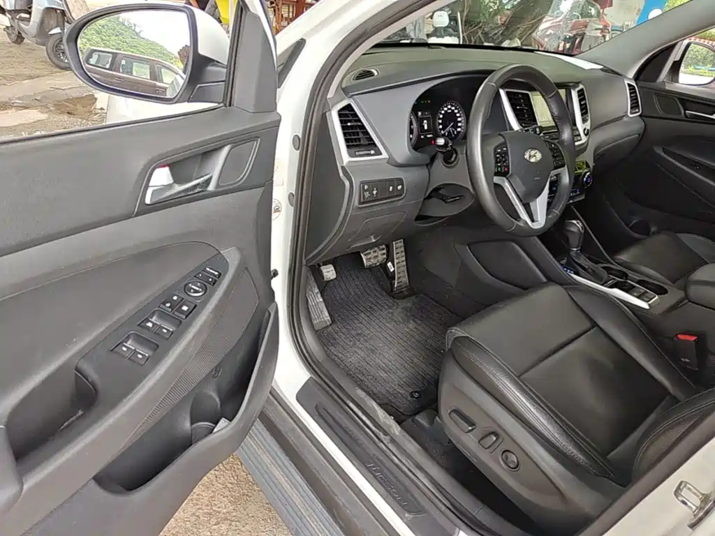 Hyundai Tucson 2016 — фото 16